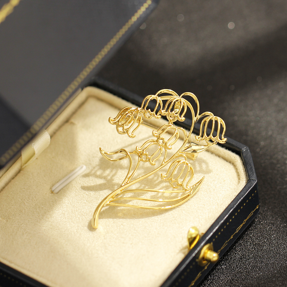 Minimalist Hollowed Out Brooch - Men Accessories Bouquet ulasan dan harga